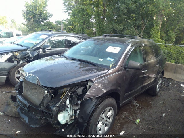 Chevrolet Traverse Ls 2015 1GNKRFED8FJ367719 Image 2