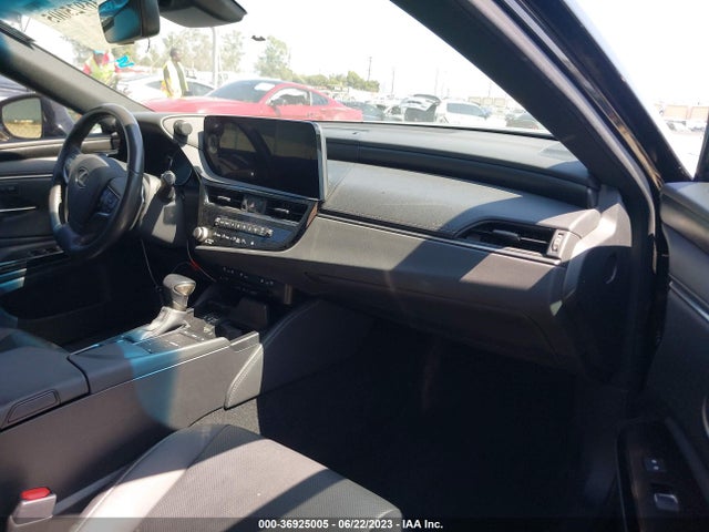 58ADA1C14NU017042 Lexus Es Es 300h