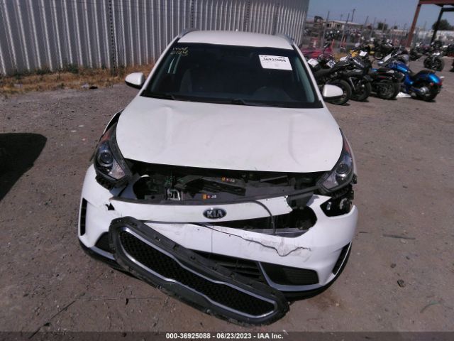 KNDCB3LC9H5051638 KIA NIRO LX