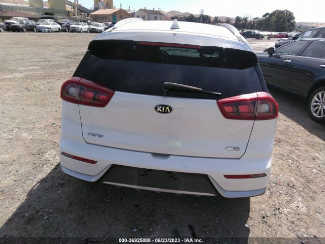 KNDCB3LC9H5051638 KIA NIRO LX