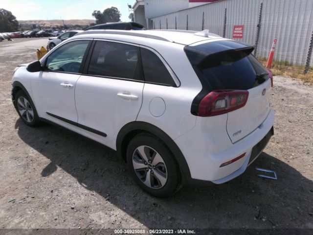 KNDCB3LC9H5051638 KIA NIRO LX