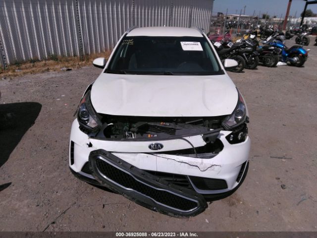 KNDCB3LC9H5051638 KIA NIRO LX
