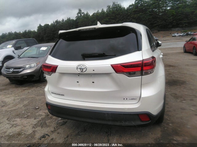 Toyota Highlander Le 2019 5TDBZRFH1KS953767 Image 9