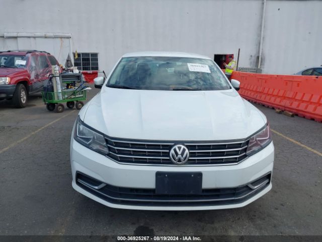 1VWAT7A35HC006722 Volkswagen Passat 1.8t S