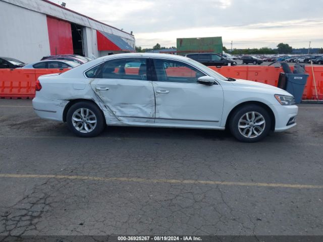 1VWAT7A35HC006722 Volkswagen Passat 1.8t S