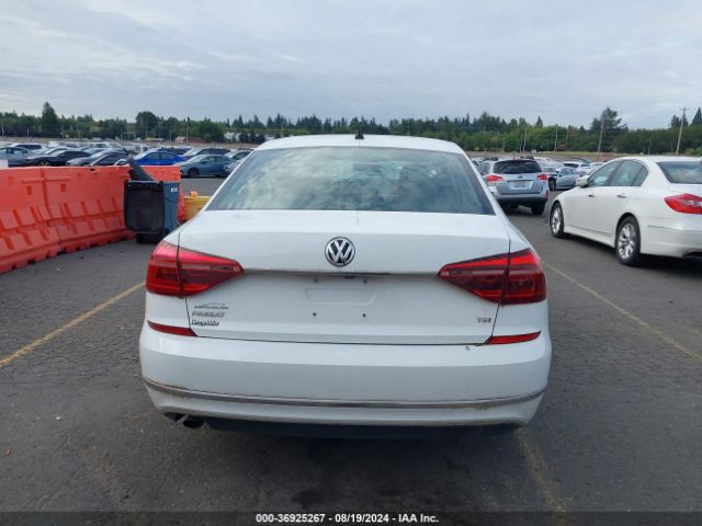 1VWAT7A35HC006722 Volkswagen Passat 1.8t S
