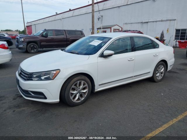 1VWAT7A35HC006722 Volkswagen Passat 1.8t S