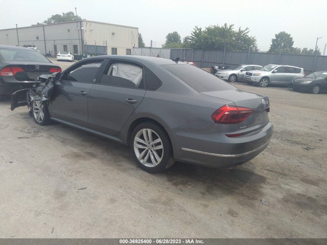 1VWLA7A3XKC003790 Volkswagen Passat 2.0t Wolfsburg Edition