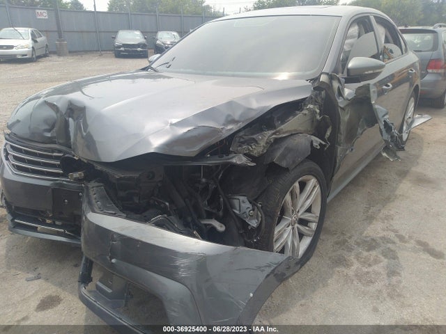 1VWLA7A3XKC003790 Volkswagen Passat 2.0t Wolfsburg Edition