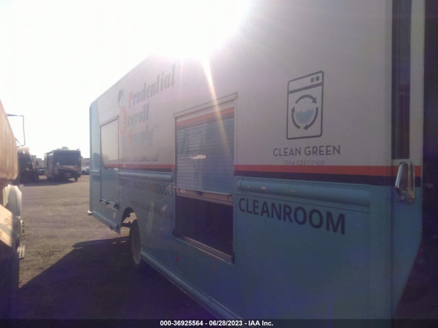 2016 Freightliner MT 45G FRONT GASOLINE ENGINE WALK IN VAN CHASSIS, VIN: 4UZAC2DV0GCHU9725