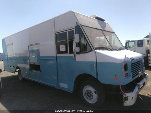 2016 Freightliner MT 45G FRONT GASOLINE ENGINE WALK IN VAN CHASSIS, VIN: 4UZAC2DV0GCHU9725