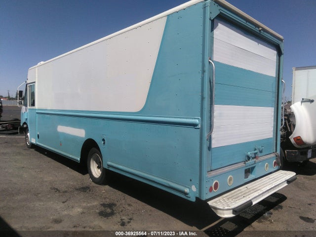 2016 Freightliner MT 45G FRONT GASOLINE ENGINE WALK IN VAN CHASSIS, VIN: 4UZAC2DV0GCHU9725