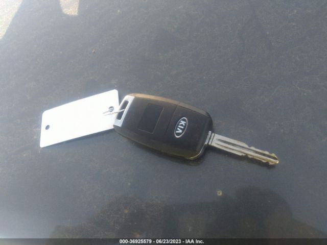 KNAFX4A6XF5422799 KIA FORTE LX