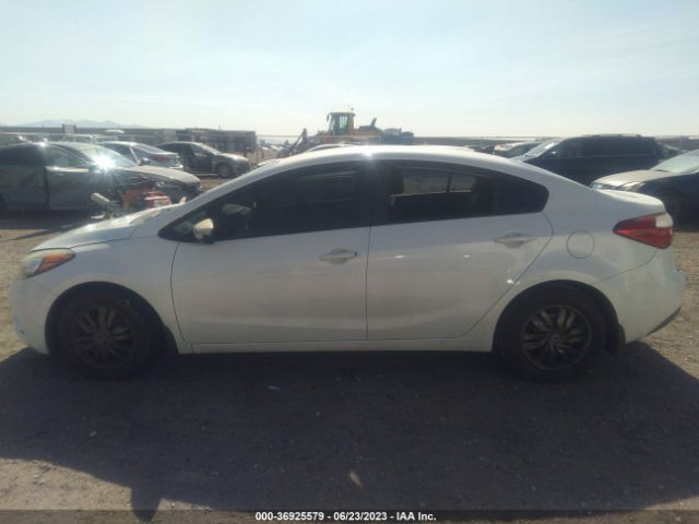KNAFX4A6XF5422799 KIA FORTE LX