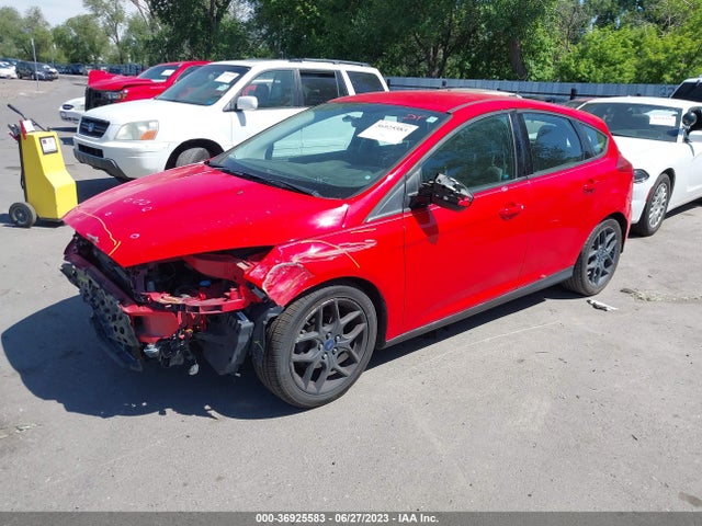 Ford FOCUS SE 2015 1FADP3K22FL326263 Image 2