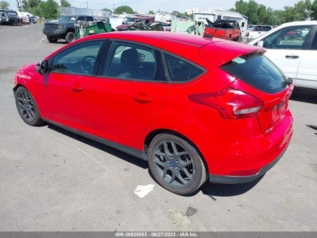 Ford FOCUS SE 2015 1FADP3K22FL326263 Image 3