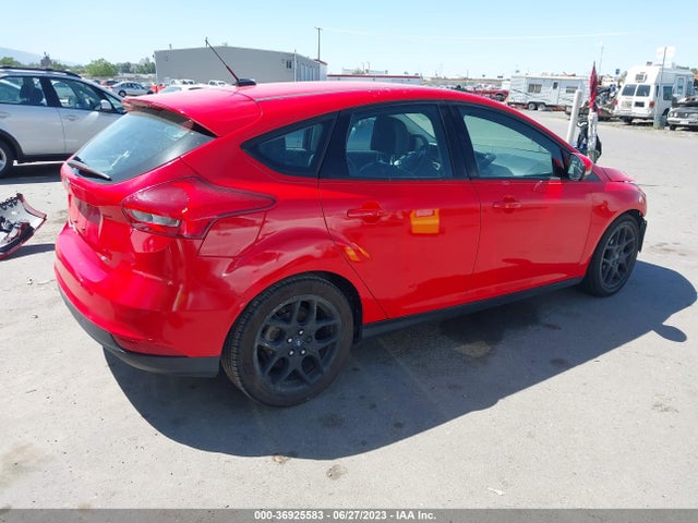 Ford FOCUS SE 2015 1FADP3K22FL326263 Image 4