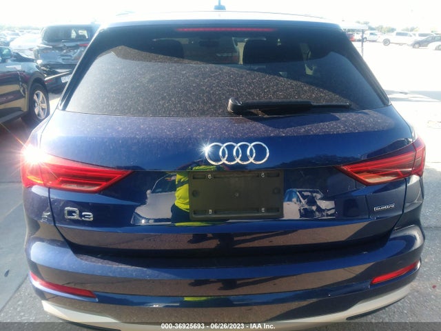WA1AUCF31M1061895 Audi Q3 PREMIUM