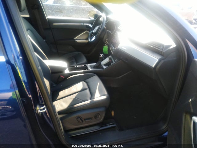 WA1AUCF31M1061895 Audi Q3 PREMIUM