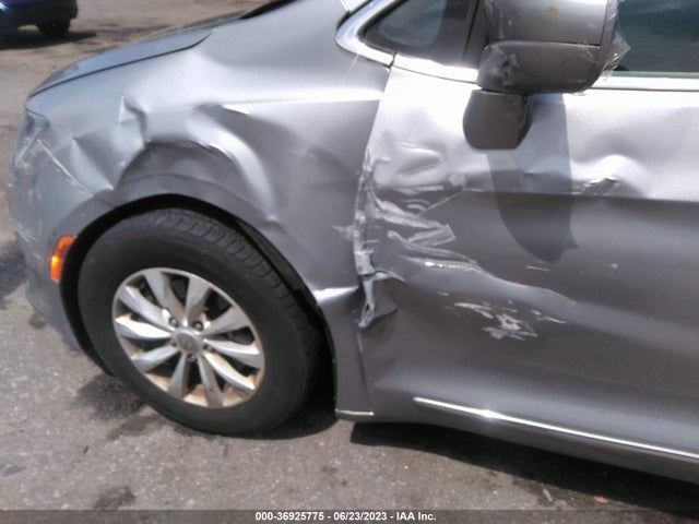 2C4RC1BG4HR613853 Chrysler Pacifica Touring-l