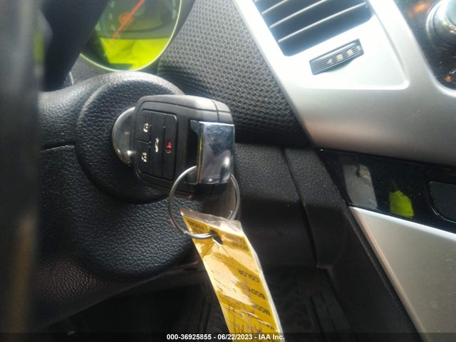 Chevrolet Cruze 1lt 2014 1G1PC5SB9E7337842 Image 3