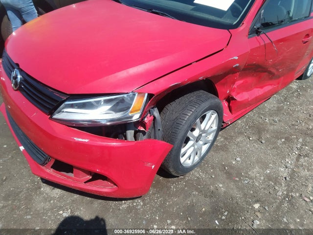 3VWD17AJ0EM415853 Volkswagen Jetta Sedan Se