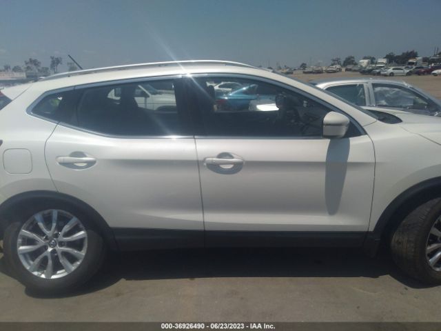JN1BJ1CV8LW275641 Nissan Rogue Sport Sv