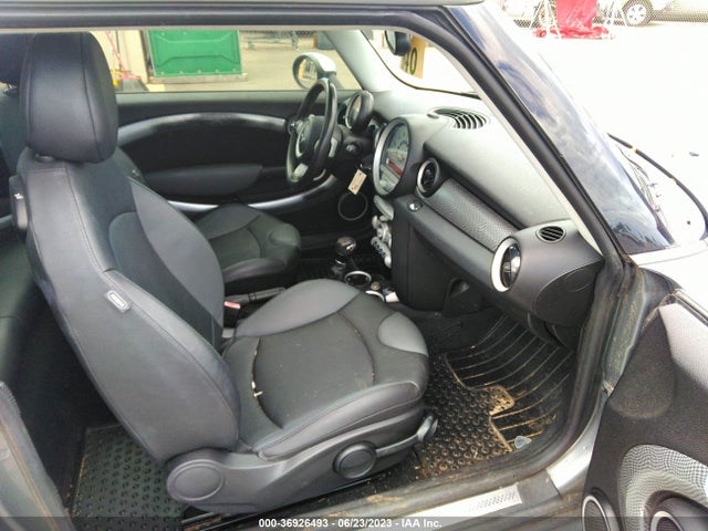 2010 MINI COOPER S CLUBMAN WMWMM3C59ATZ33682 Photo 4