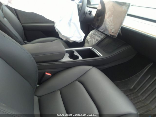7SAYGDEF1PF696157 Tesla Model Y Performance