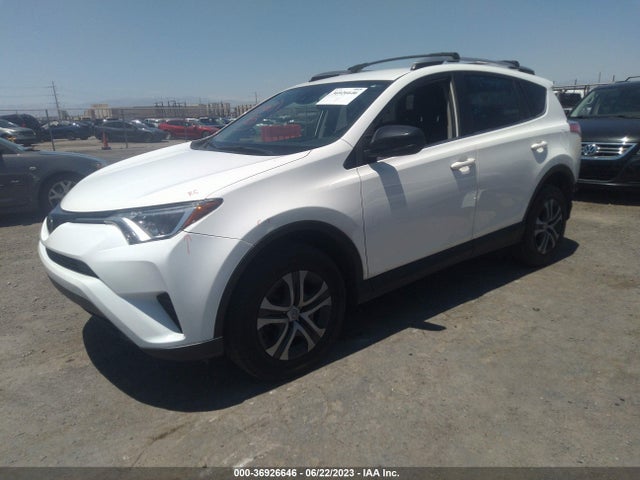 Toyota RAV4 LE 2018 JTMZFREV7JD122640 Image 2