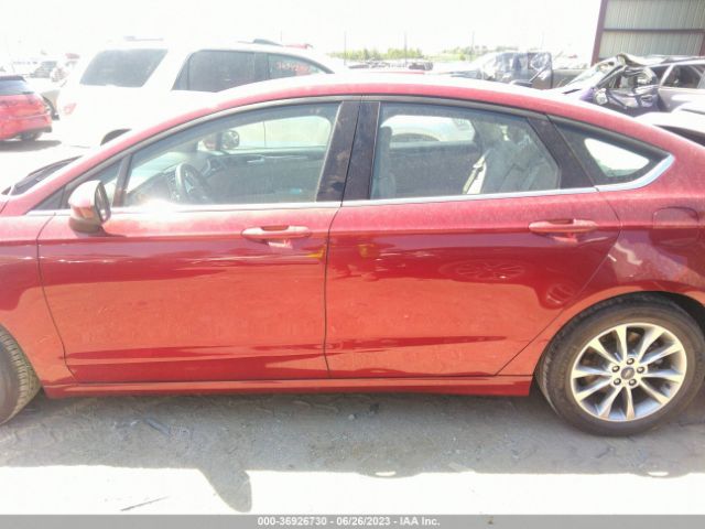 3FA6P0HD2HR332861 Ford FUSION SE