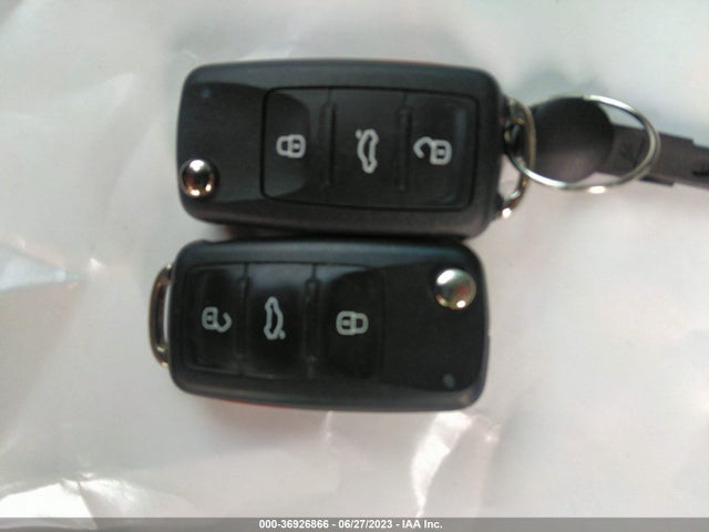 1VWBA7A36JC016420 Volkswagen Passat 2.0t Se