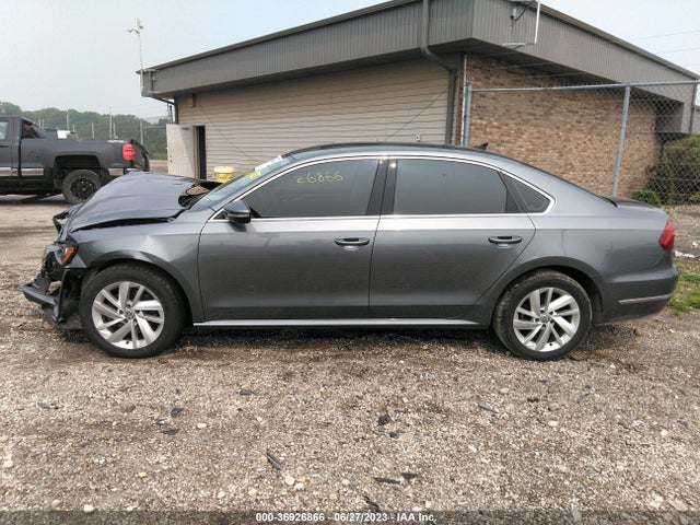1VWBA7A36JC016420 Volkswagen Passat 2.0t Se