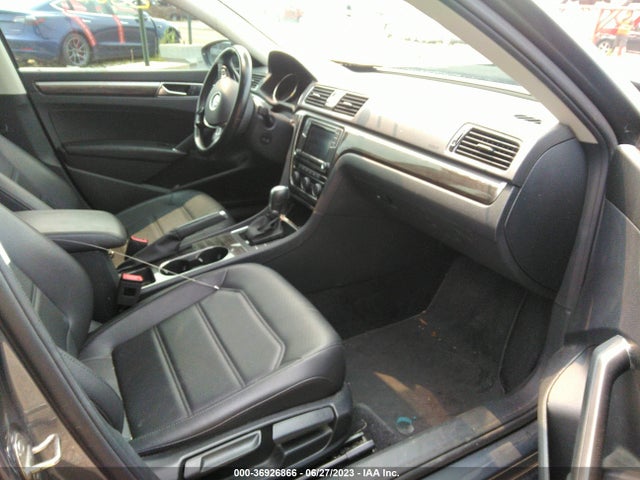 1VWBA7A36JC016420 Volkswagen Passat 2.0t Se