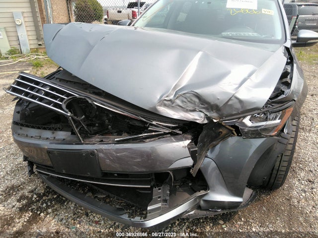 1VWBA7A36JC016420 Volkswagen Passat 2.0t Se