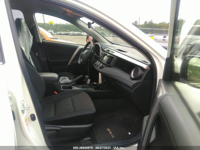 Toyota RAV4 LE 2017 JTMBFREV0HJ105935 Image 11