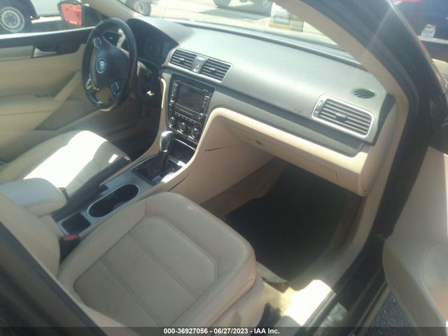 1VWBS7A3XEC048032 Volkswagen Passat Se W/sunroof