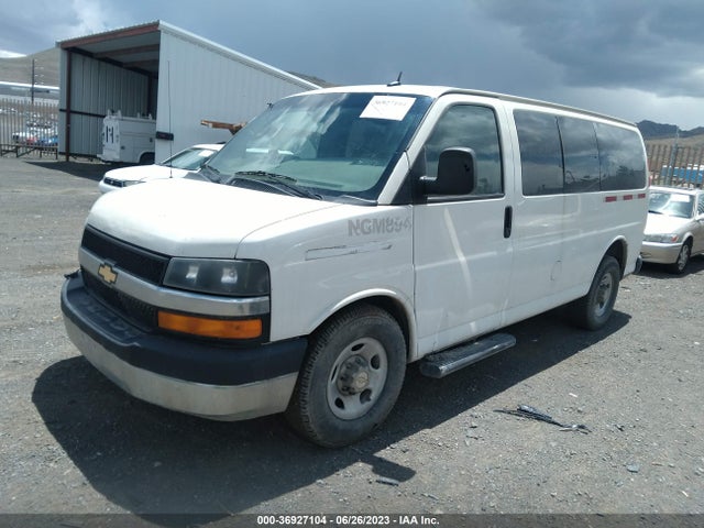 Chevrolet Express Passenger Lt 2015 1GAWGRFF3F1275640 Image 2