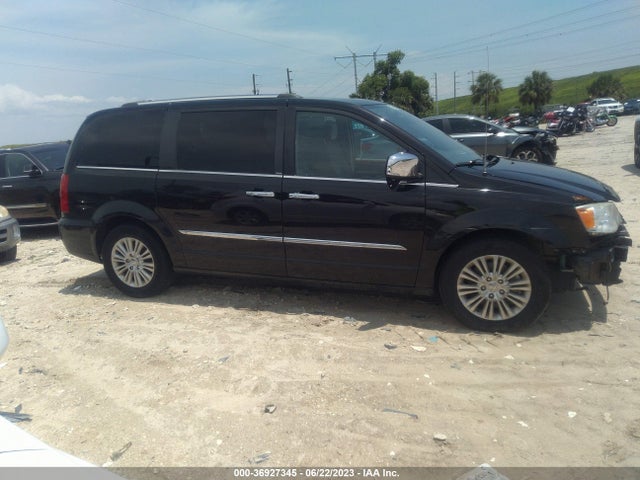 2C4RC1GG9ER232326 Chrysler Town & Country Limited