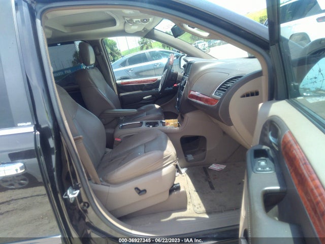 2C4RC1GG9ER232326 Chrysler Town & Country Limited