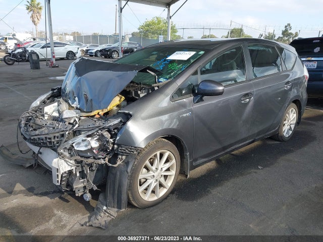 Toyota Prius V Two/three/five 2014 JTDZN3EU6E3324615 Image 2