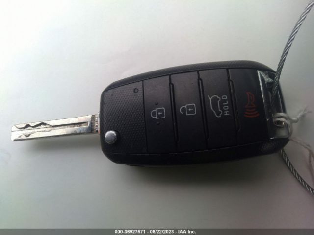 KNDPBCAC8G7832996 KIA Sportage Lx