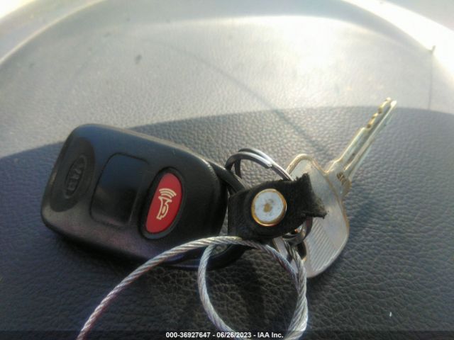 KNAFK4A69G5563301 KIA FORTE LX