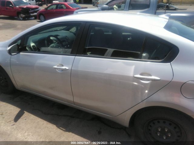 KNAFK4A69G5563301 KIA FORTE LX
