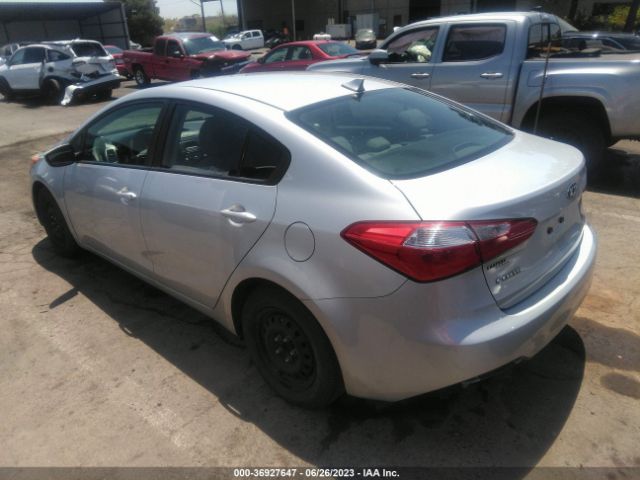 KNAFK4A69G5563301 KIA FORTE LX