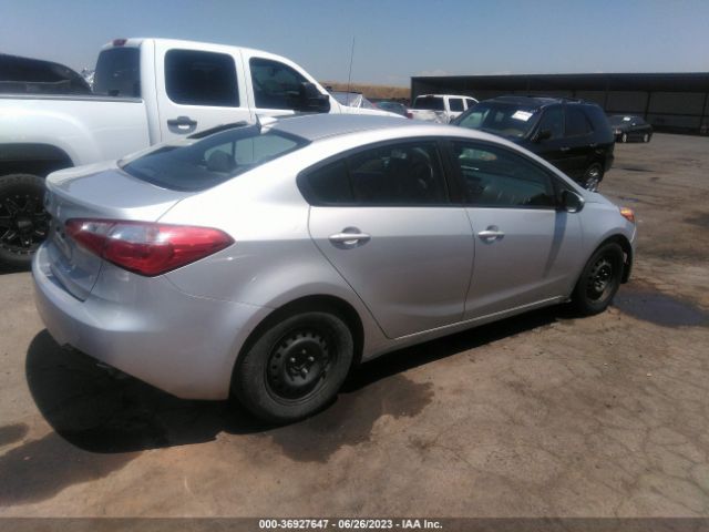 KNAFK4A69G5563301 KIA FORTE LX