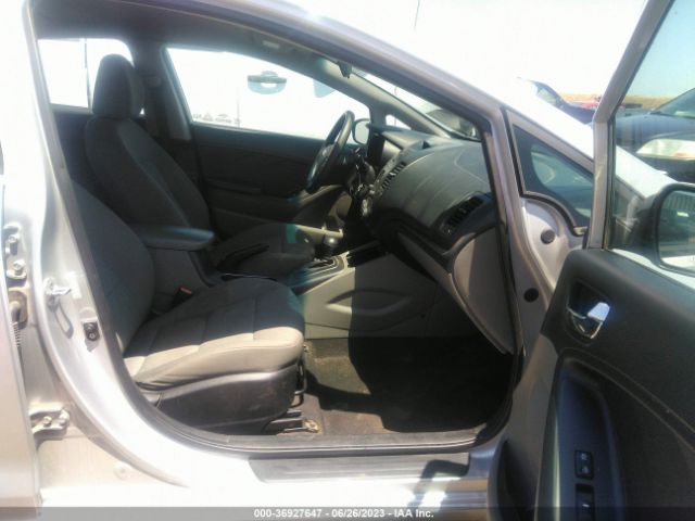 KNAFK4A69G5563301 KIA FORTE LX
