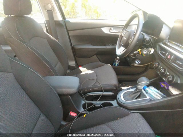 3KPF24AD2PE595688 KIA Forte Lxs