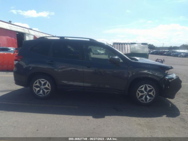 JF2SKAGC3KH496393 Subaru Forester Premium