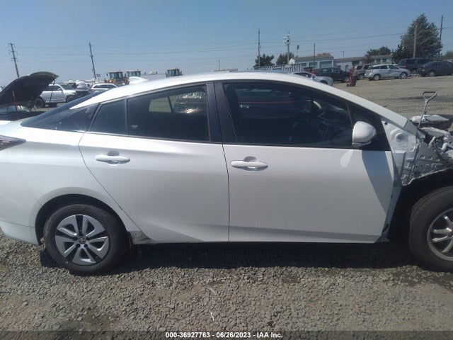 Toyota Prius Four 2016 JTDKARFU6G3517087 Image 6